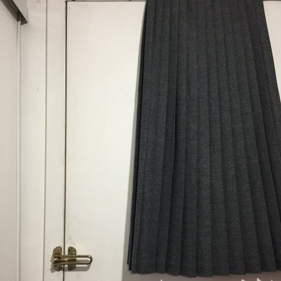 NEW VINTAGE RALPH LAUREN WOOL PLEATED SKIRTS SIZE 8 - Picture 6 of 8